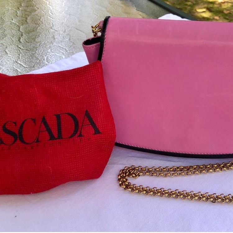 Escada Pink Leather Purse With Golden Chain.